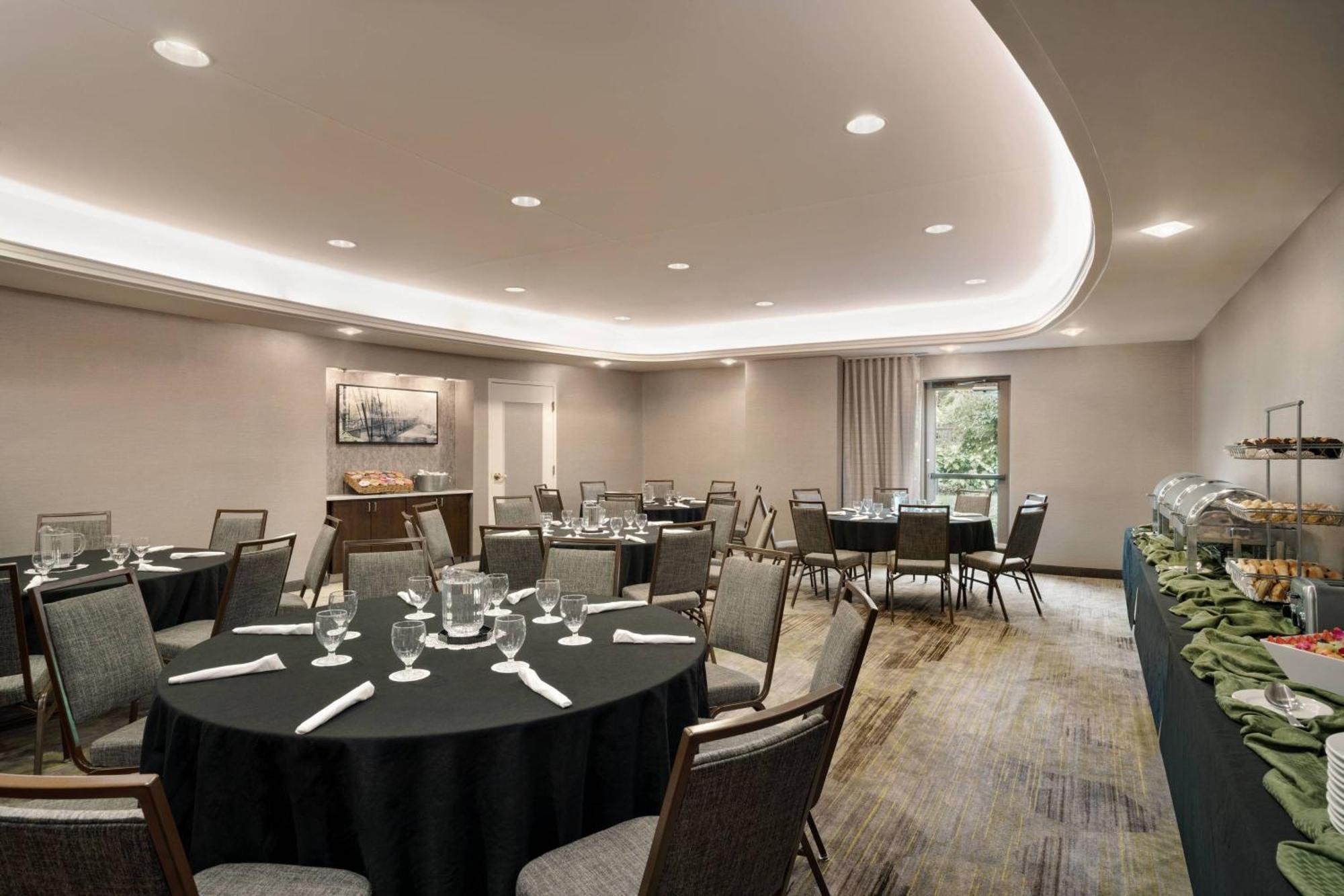Готель Courtyard By Marriott Middletown Goshen Екстер'єр фото