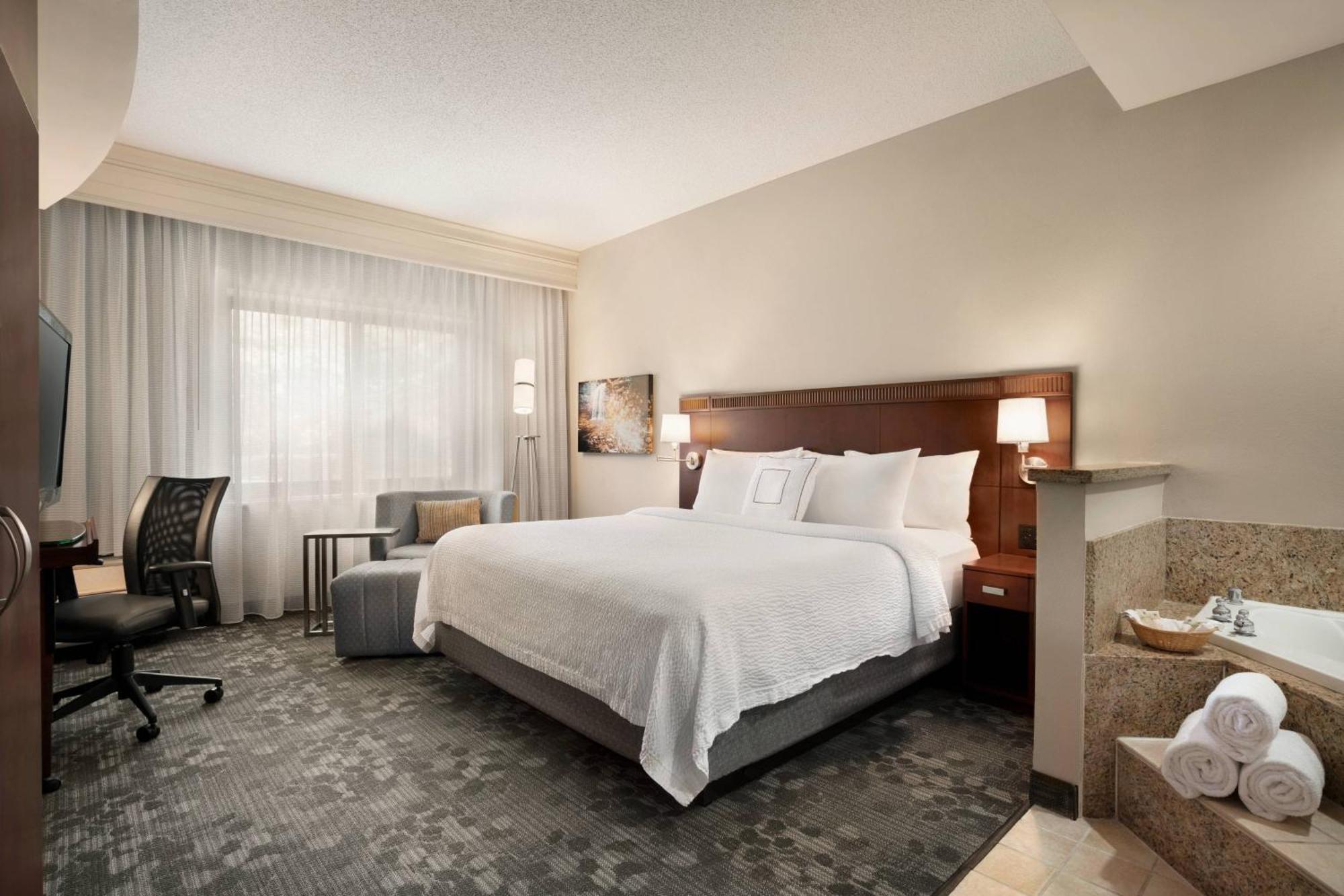 Готель Courtyard By Marriott Middletown Goshen Екстер'єр фото