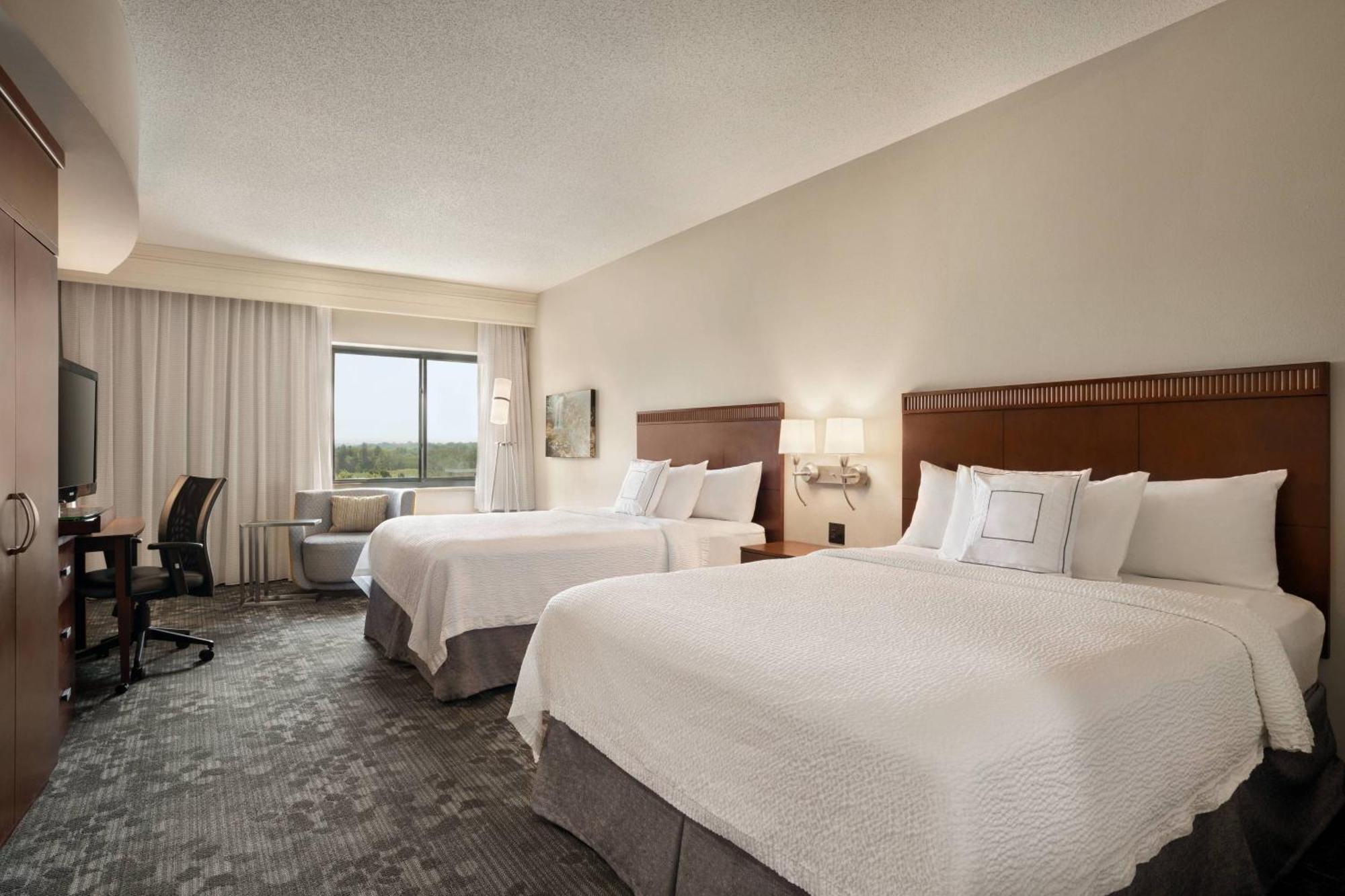 Готель Courtyard By Marriott Middletown Goshen Екстер'єр фото