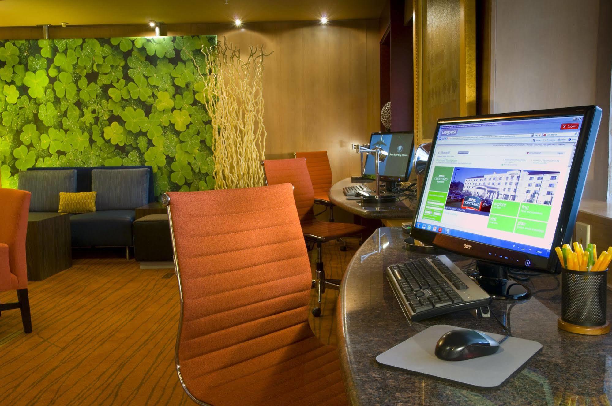Готель Courtyard By Marriott Middletown Goshen Екстер'єр фото